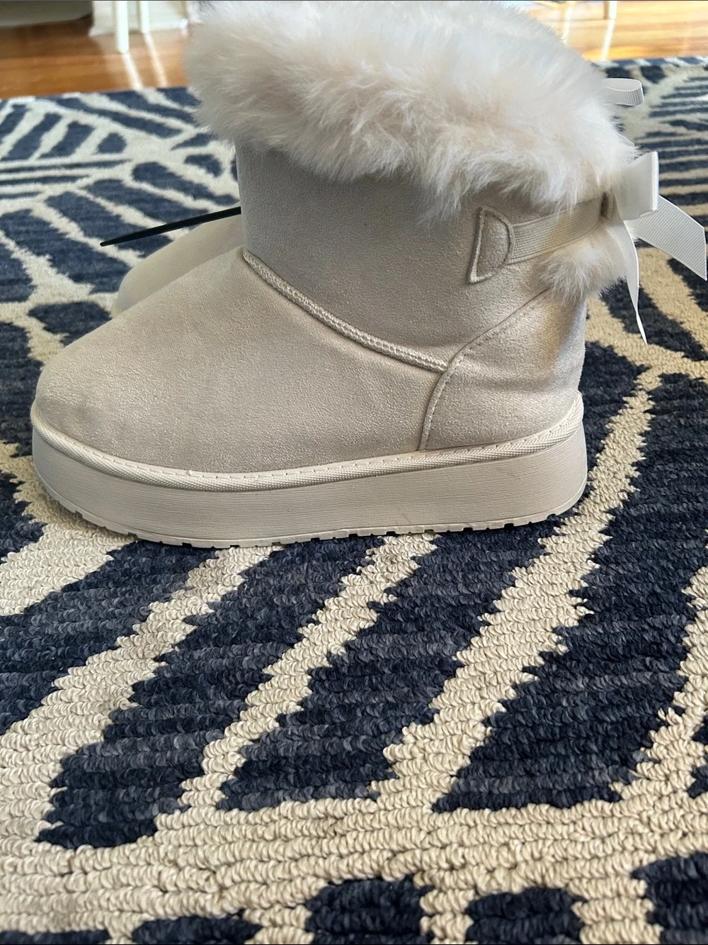 Women's Cream Faux Fur Cuff Winter Boots - Picture 2 of 4